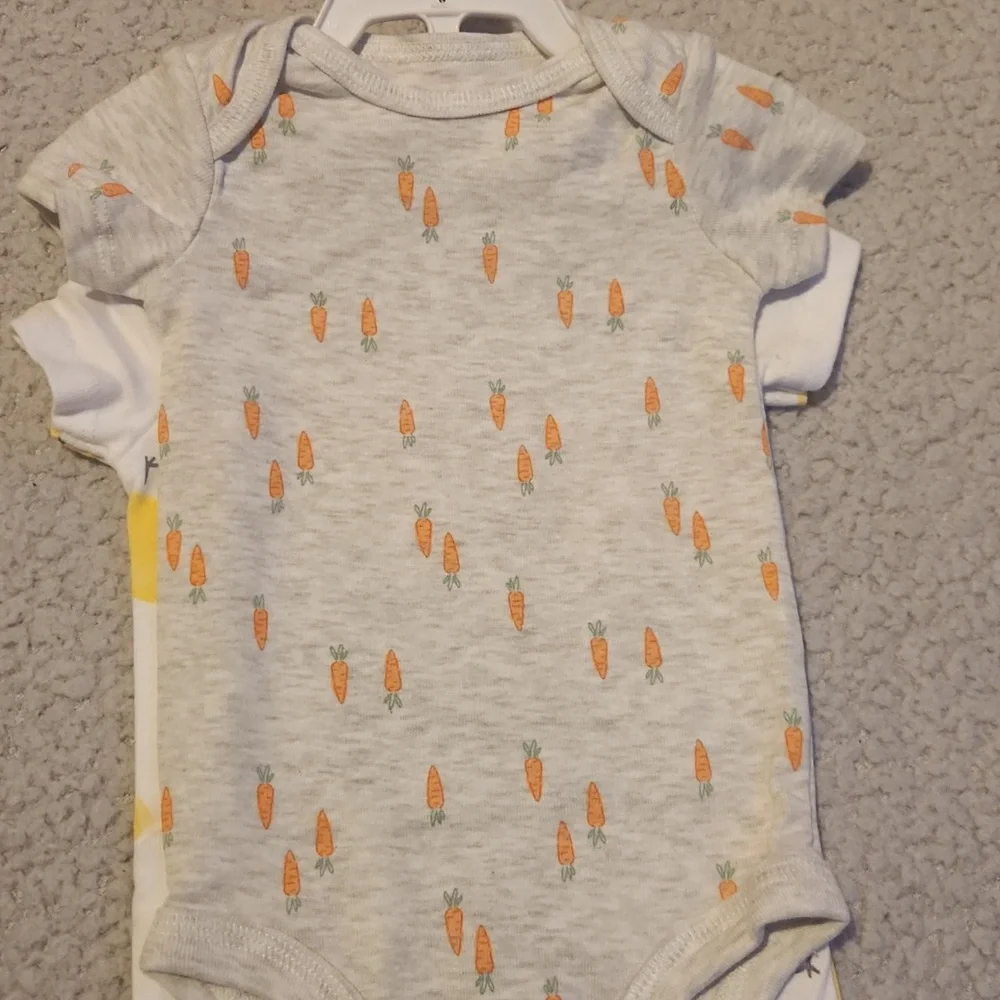 Brand New, Infant Baby First Easter Clothes, Onesies and Bib Set